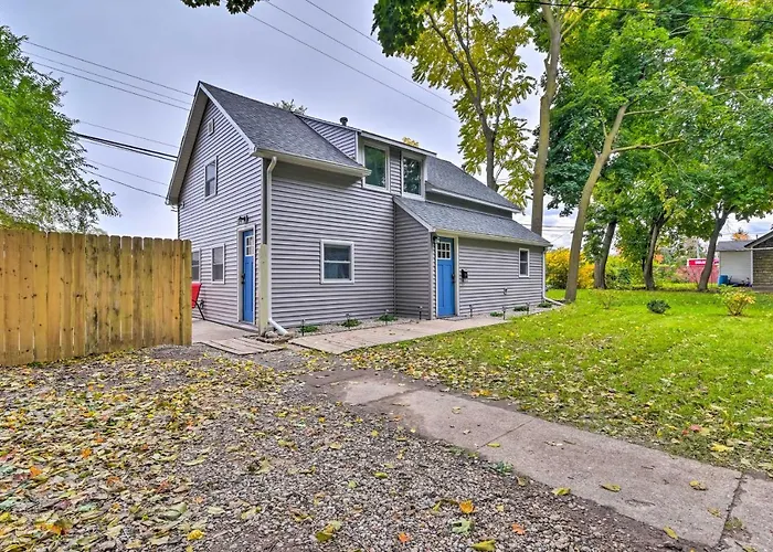 Centrally Located Mount Pleasant Retreat!