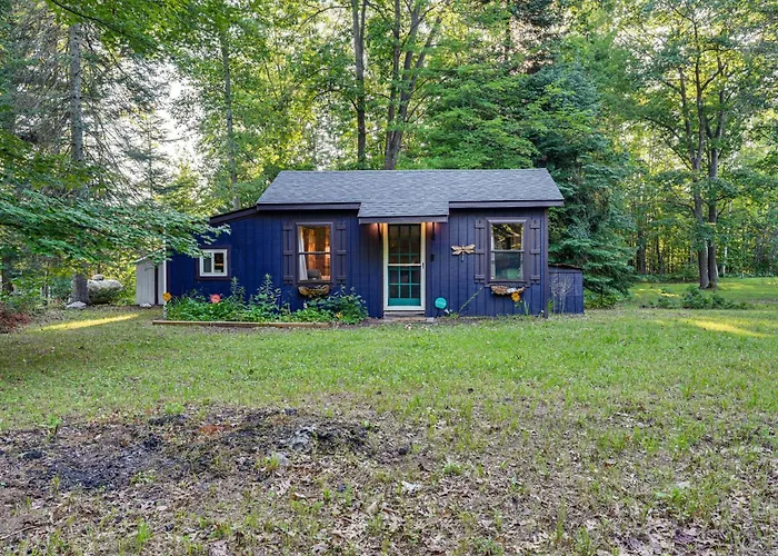 Lake Access & Kayaks: Gladwin Cottage Near Golfing